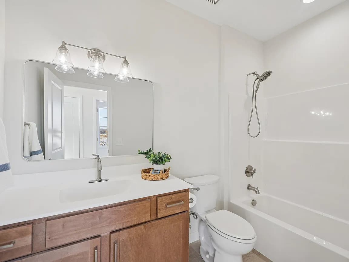Custom home full bathroom in Buffalo, MN by Nordic Homes